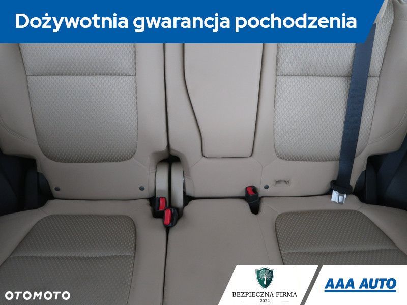 Mitsubishi Outlander - 12
