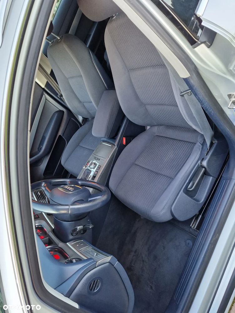 Audi A6 Avant 2.4 multitronic - 17
