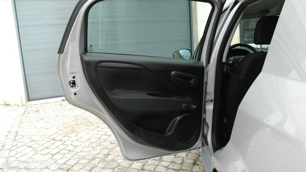 Fiat Punto 1.3 M-Jet Lounge S&S - 13