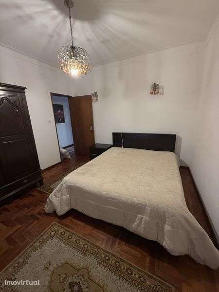 Alugo casa T2 bem localizada - Grande imagem: 2/5