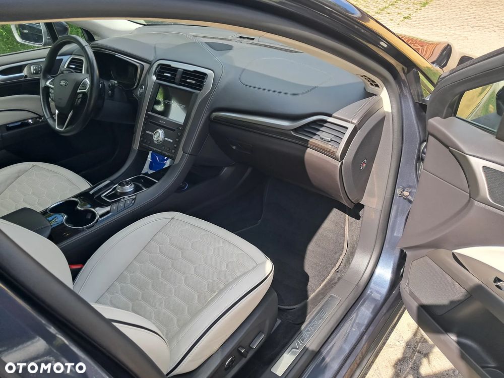 Ford Mondeo - 23