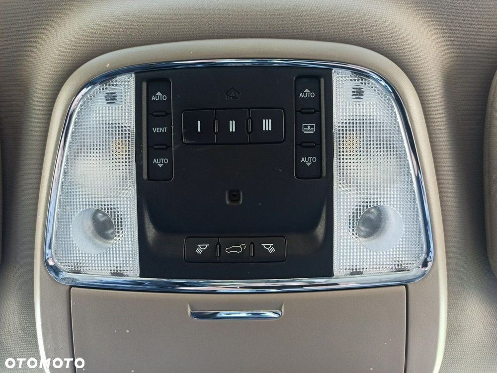Jeep Grand Cherokee - 21