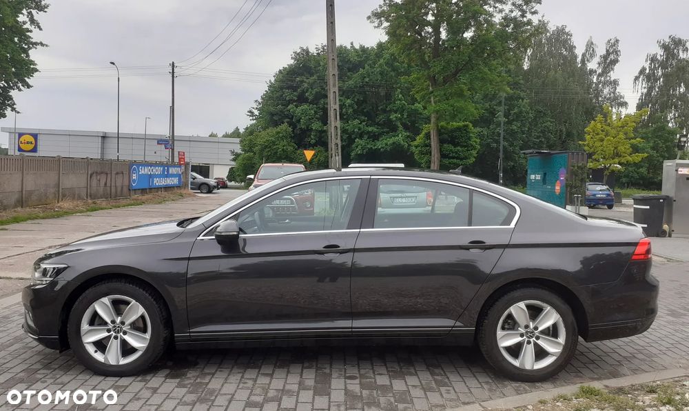Volkswagen Passat - 2