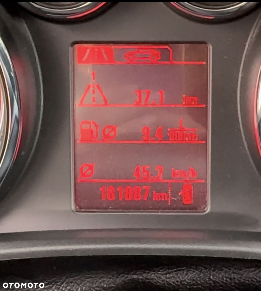 Opel Astra 1.6 T Cosmo - 34