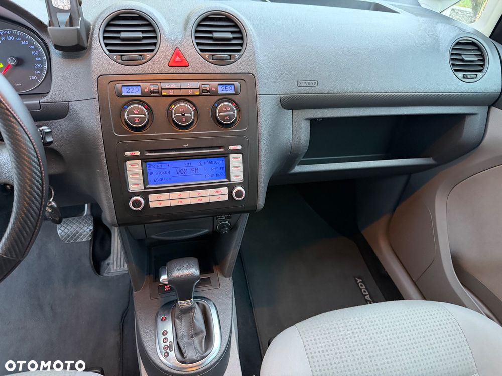 Volkswagen Caddy Life Mixt DSG - 9