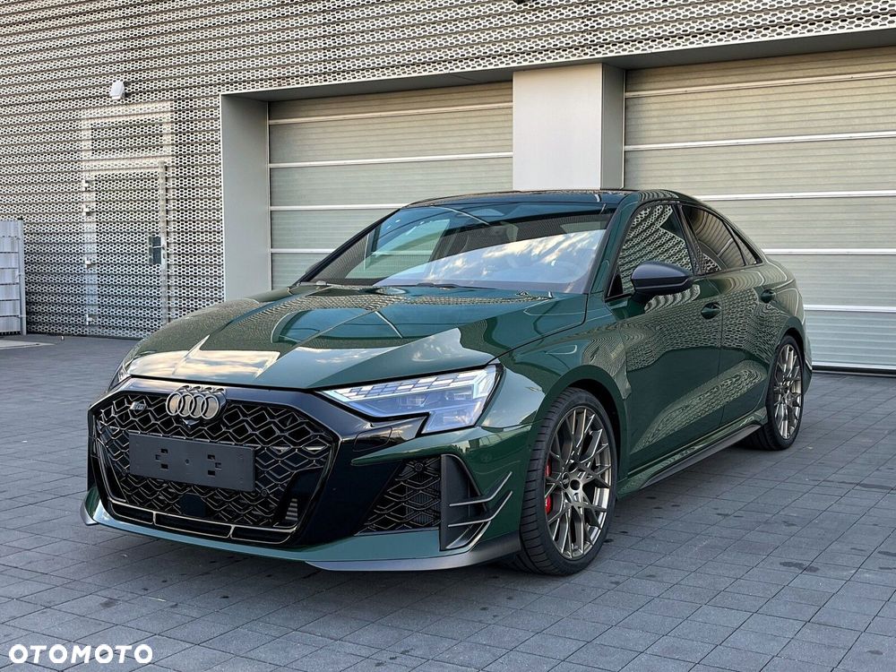 Audi RS3 Limousine - 12
