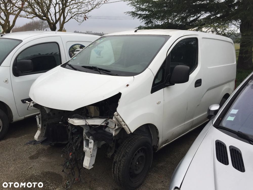 Nissan NV200 kompletne zawieszenie - belka tył