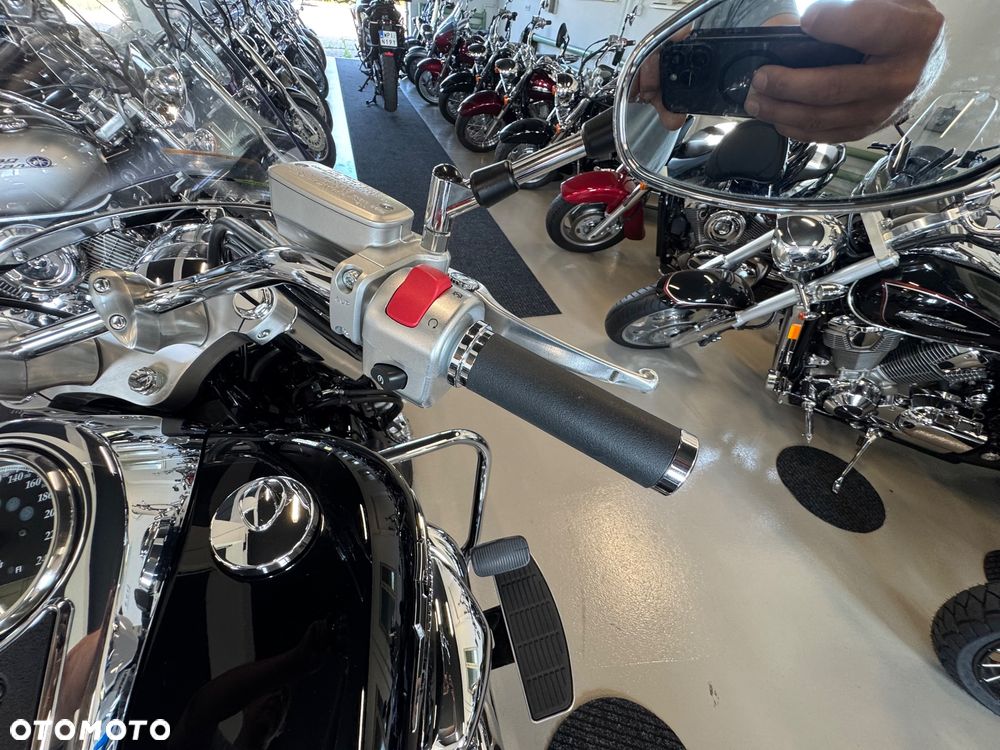 Suzuki Intruder - 22