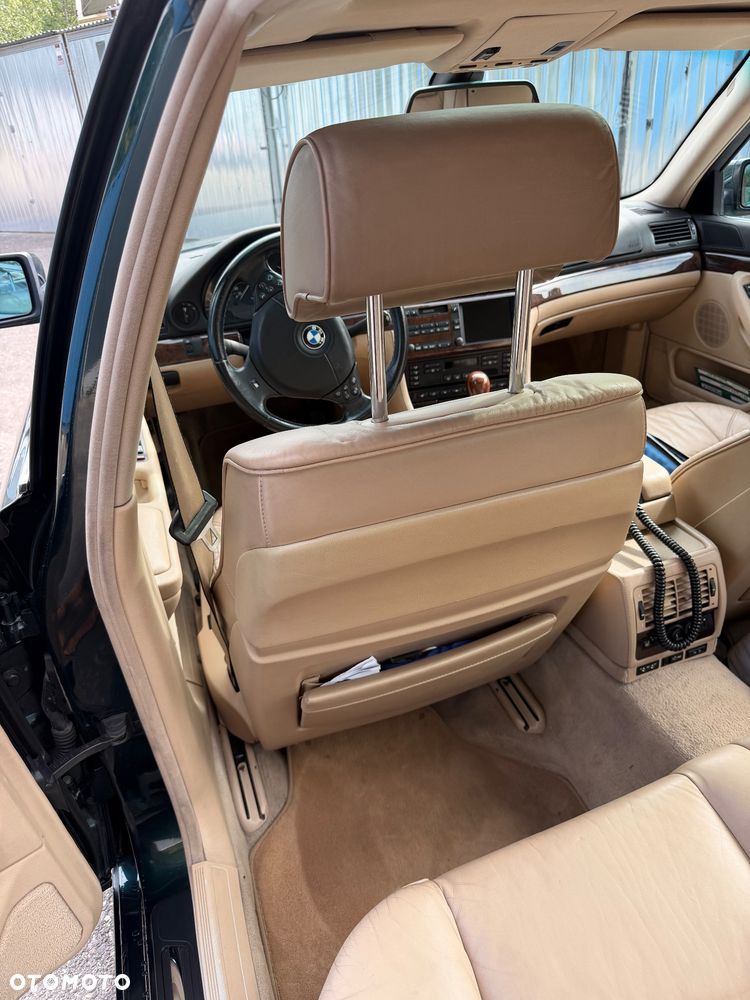 BMW Seria 7 740i - 13