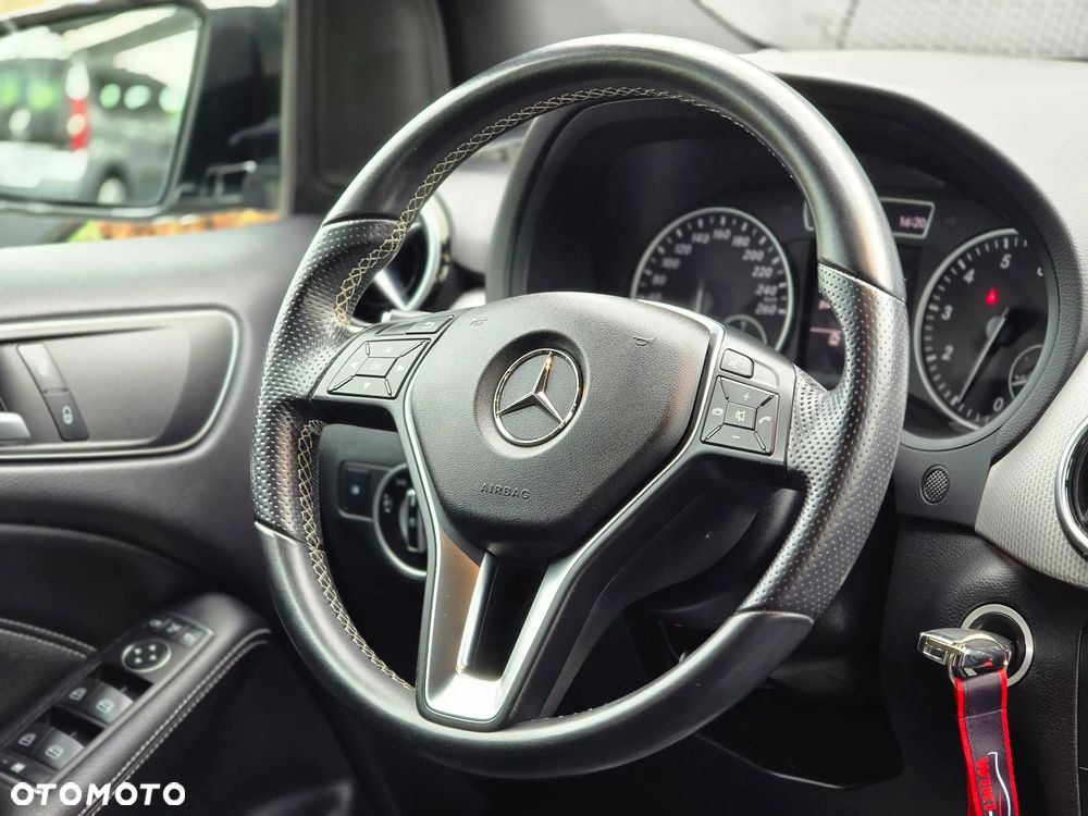 Mercedes-Benz Klasa B 180 BlueEFFICIENCY Edition Style - 26