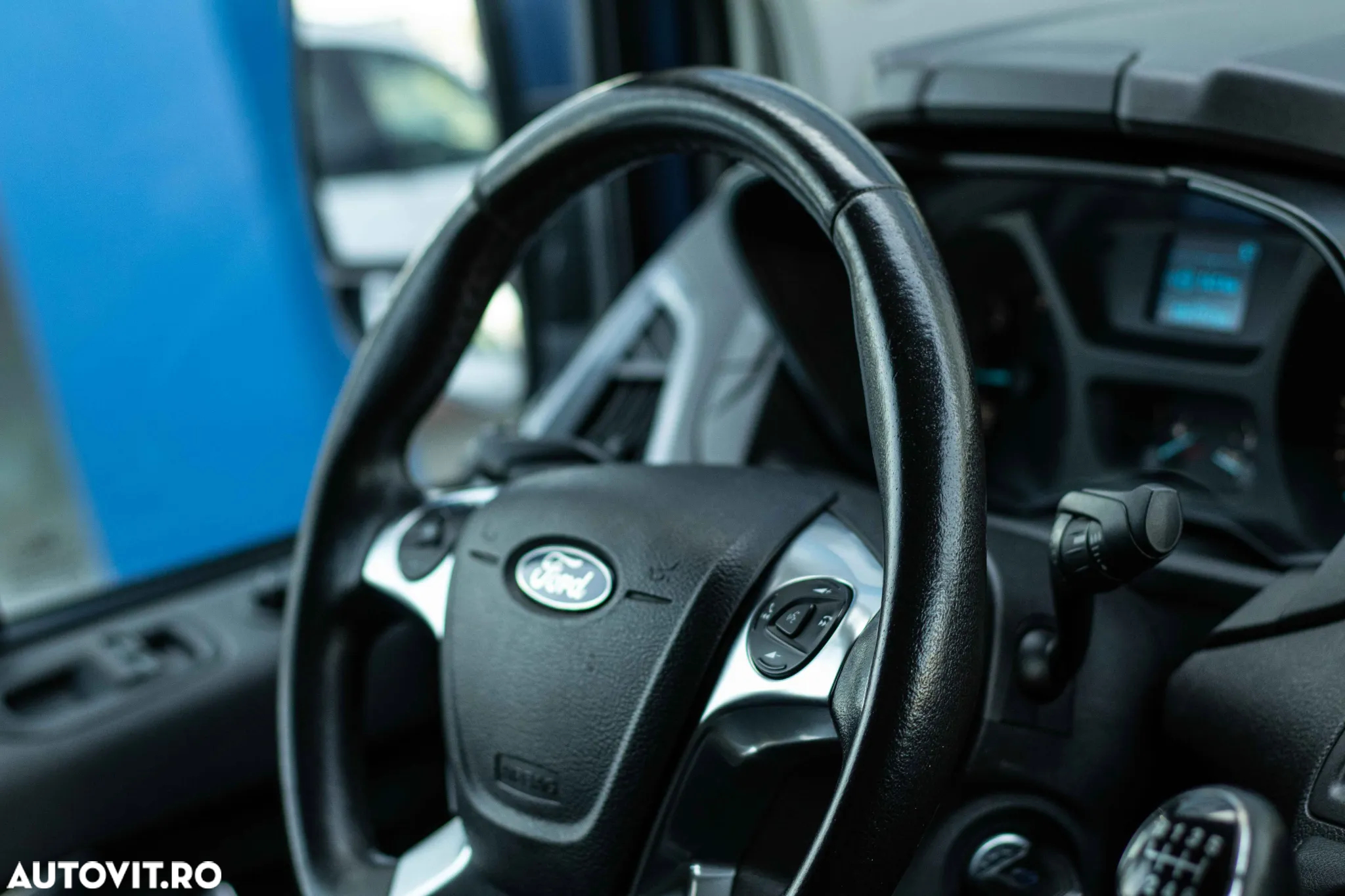 Ford Custom Van Sport 290 LWB - 23