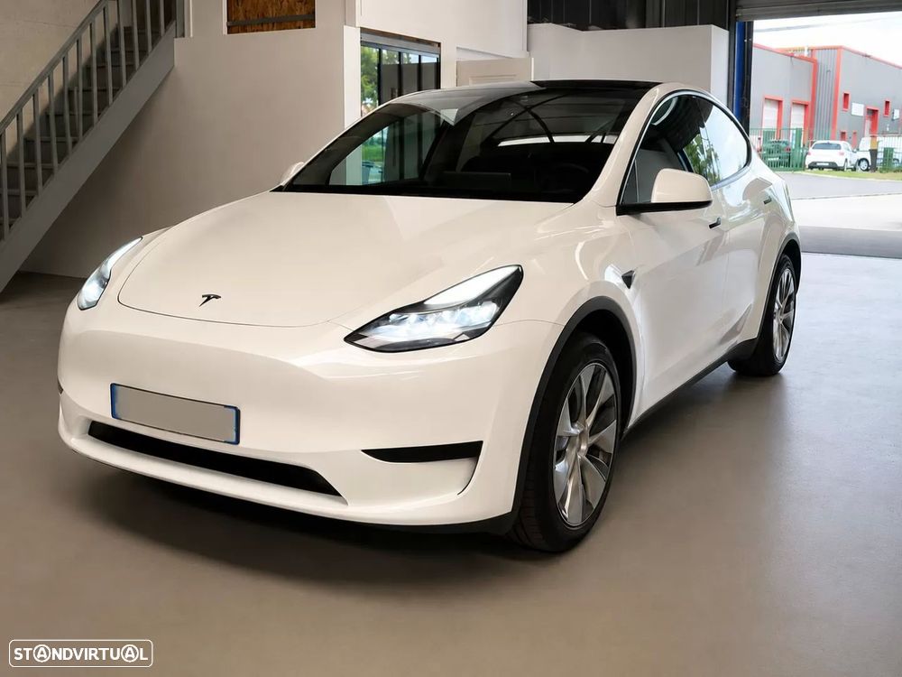 Tesla Model Y Standard - 1
