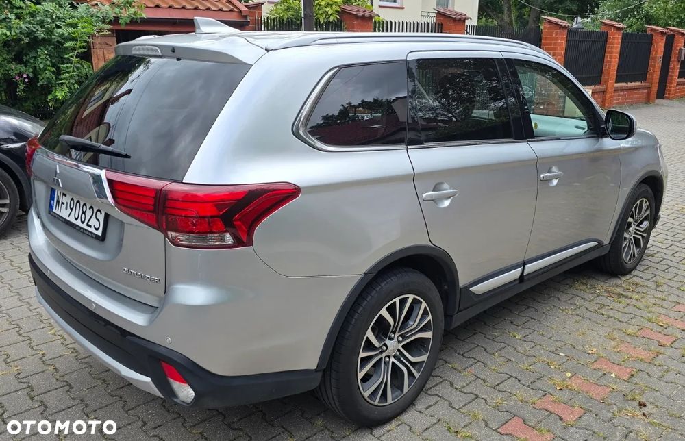 Mitsubishi Outlander - 4