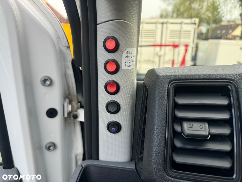 Volkswagen Crafter - 38