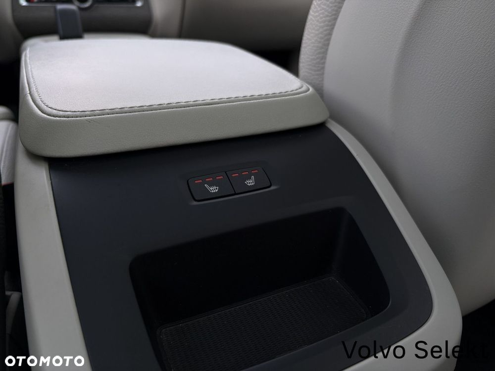 Volvo XC 90 - 25