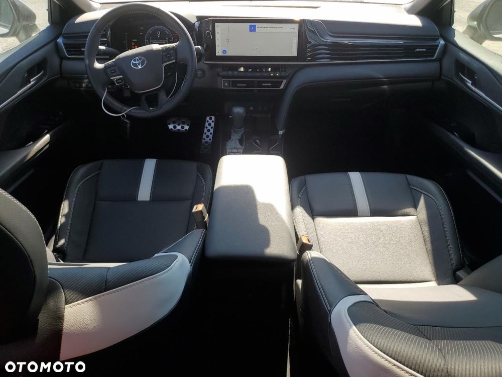 Toyota Camry - 9