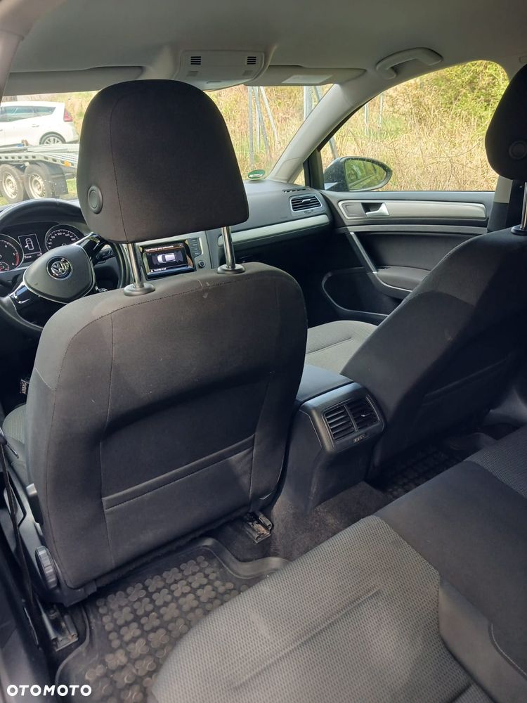 Volkswagen Golf - 19