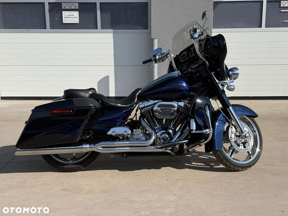 Harley-Davidson CVO Street Glide - 3