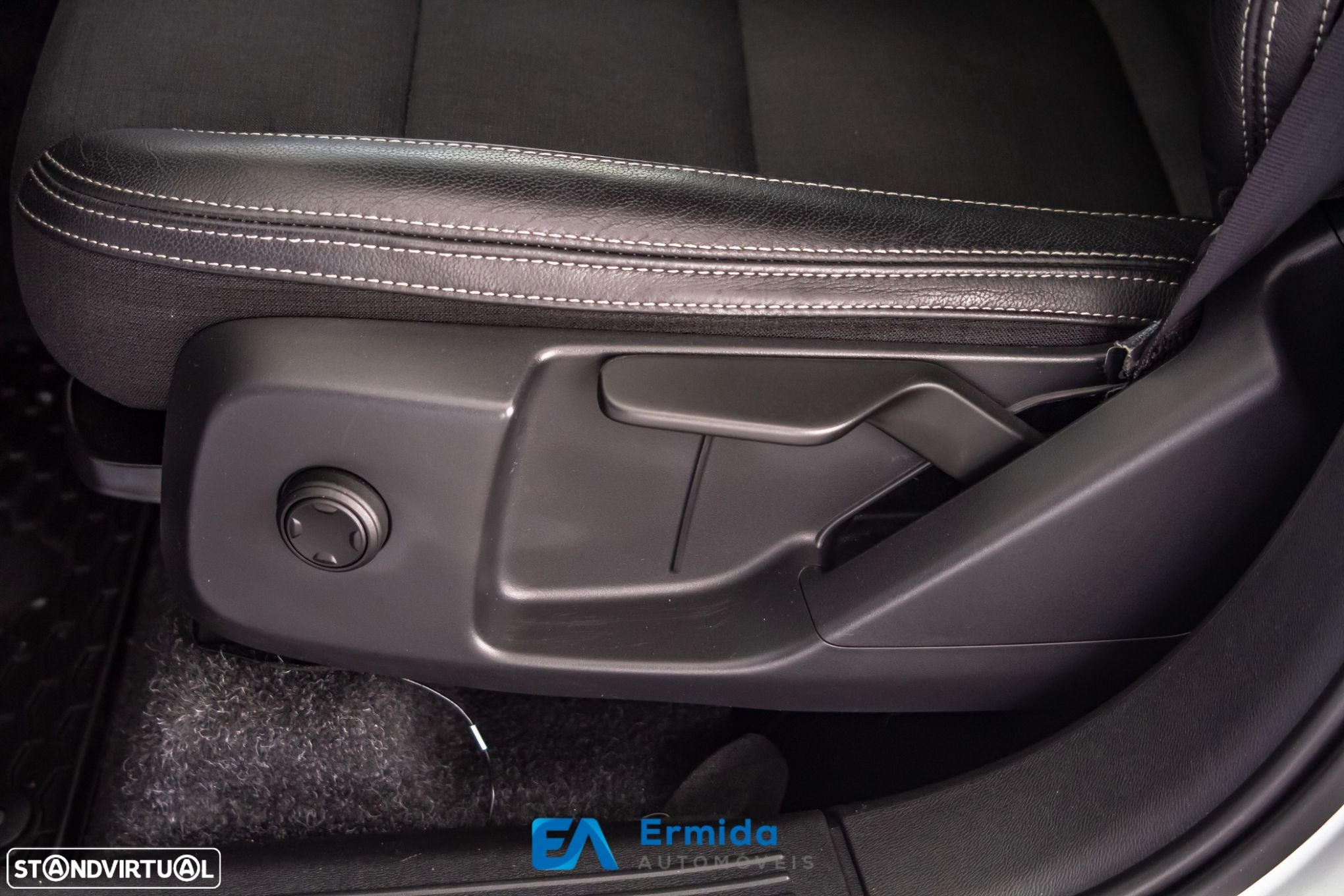 Volvo XC 40 2.0 D3 Geartronic - 44