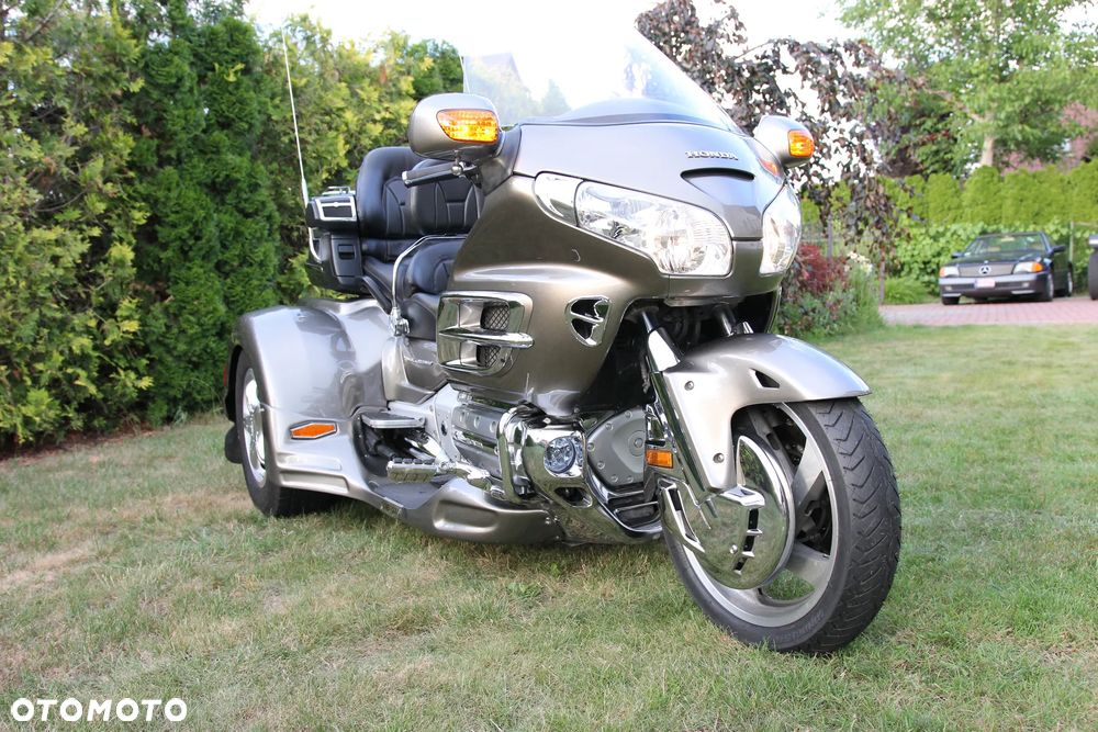 Honda GL - 9
