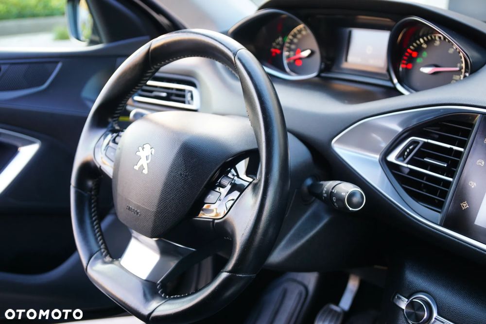 Peugeot 308 BlueHDi 120 Stop & Start Business-Line - 32
