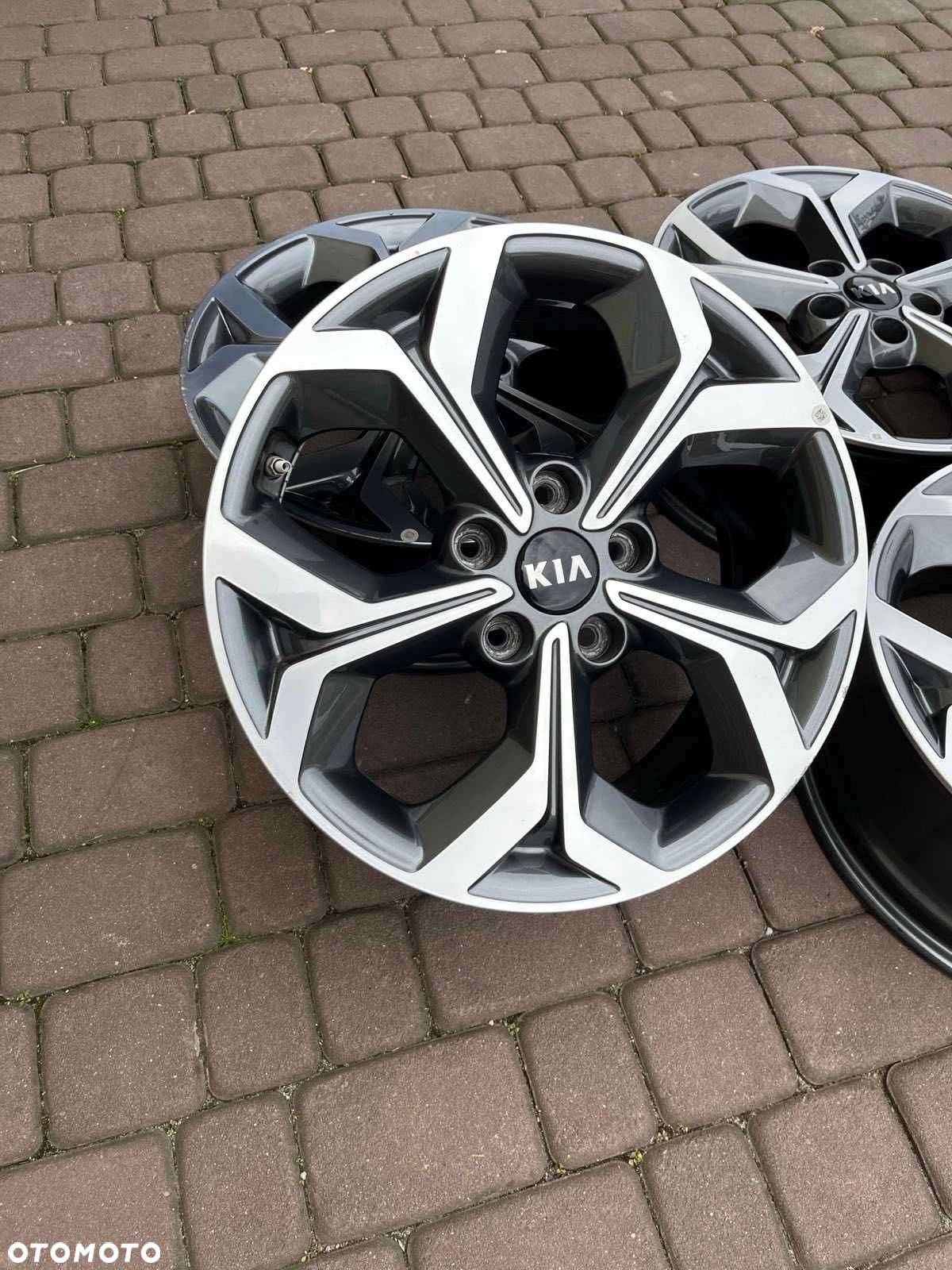 Oryginalne felgi Kia 5x114,3 17 cali CEED PROCEED Czujniki Bicolor - 2