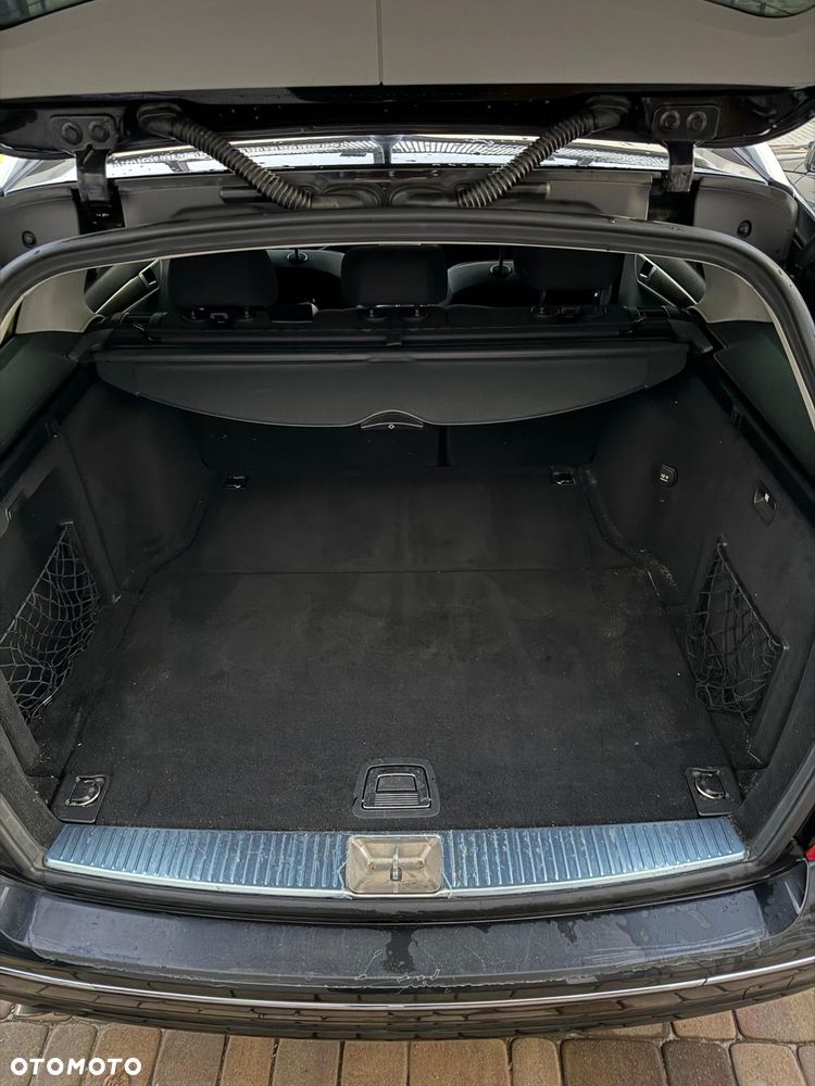 Mercedes-Benz Klasa C 180 CGI Automatik BlueEFFICIENCY Elegance - 2
