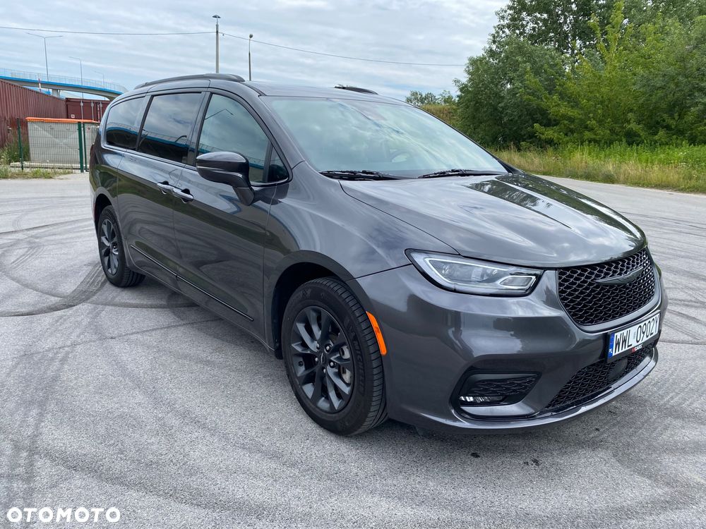 Chrysler Pacifica - 1