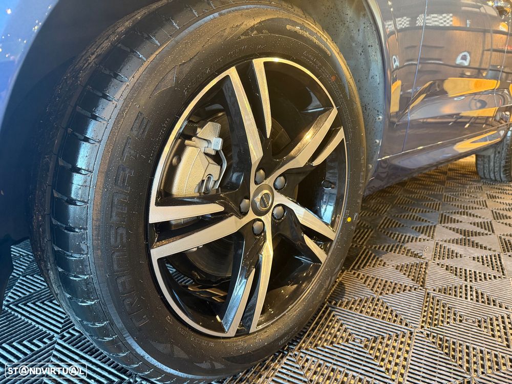 Volvo XC 60 2.0 T8 PHEV R-Design AWD - 16