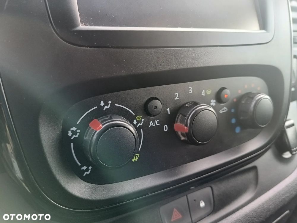 Opel Vivaro LONG L2H1 1.6 diesel 125kM 2018 rok SUPER STAN, ORGINALNY NISKI PRZEBIEG, NIE WYMAGA WKŁADU FINANSOWEGO!!! - 32