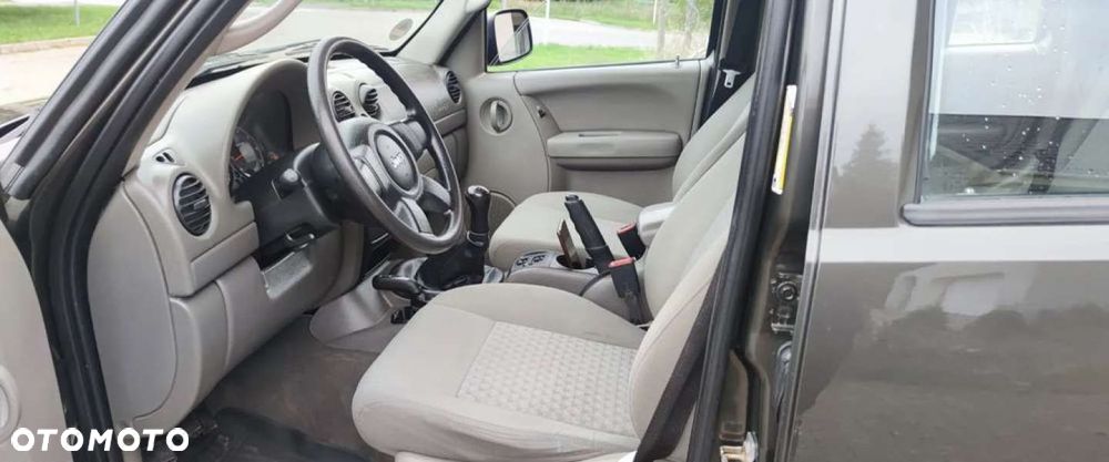 Jeep Cherokee 2.4 Sport - 5