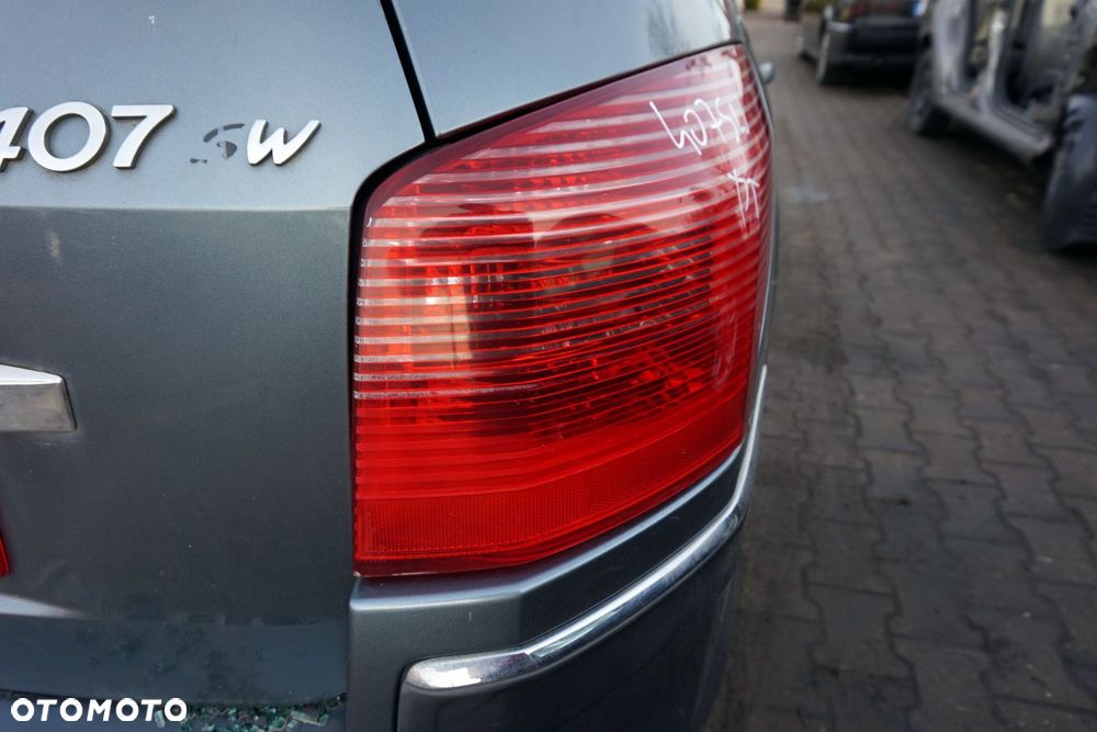 LAMPA TYLNA PRAWA 407 SW KOMBI  PEUGEOT 2004-2007 - 2