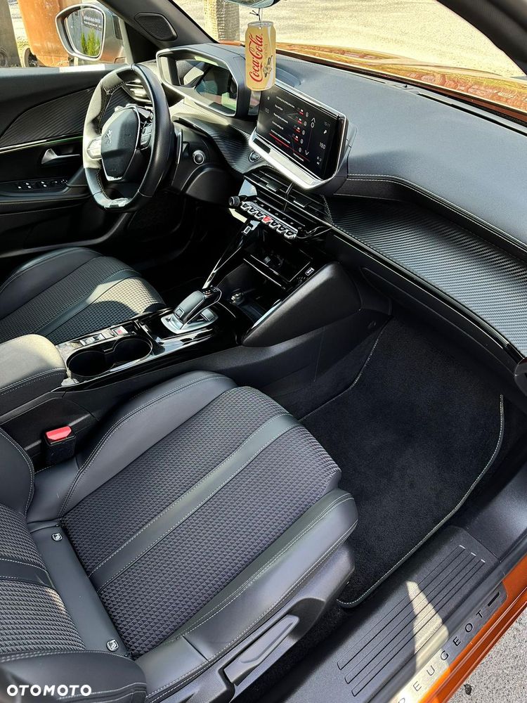 Peugeot 2008 PureTech 130 EAT8 GT Pack - 14