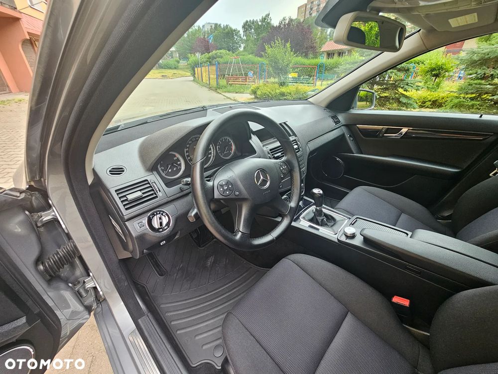 Mercedes-Benz Klasa C 180 Kompressor BlueEFFICIENCY - 16