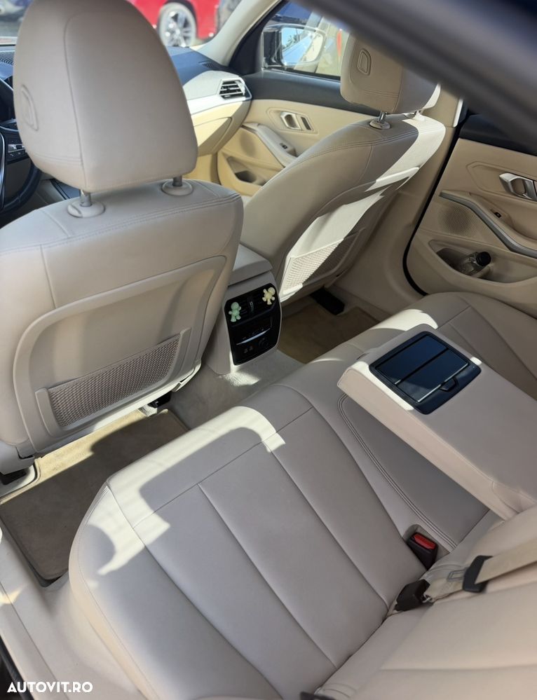 BMW 3 Series 2019 — imagine 15