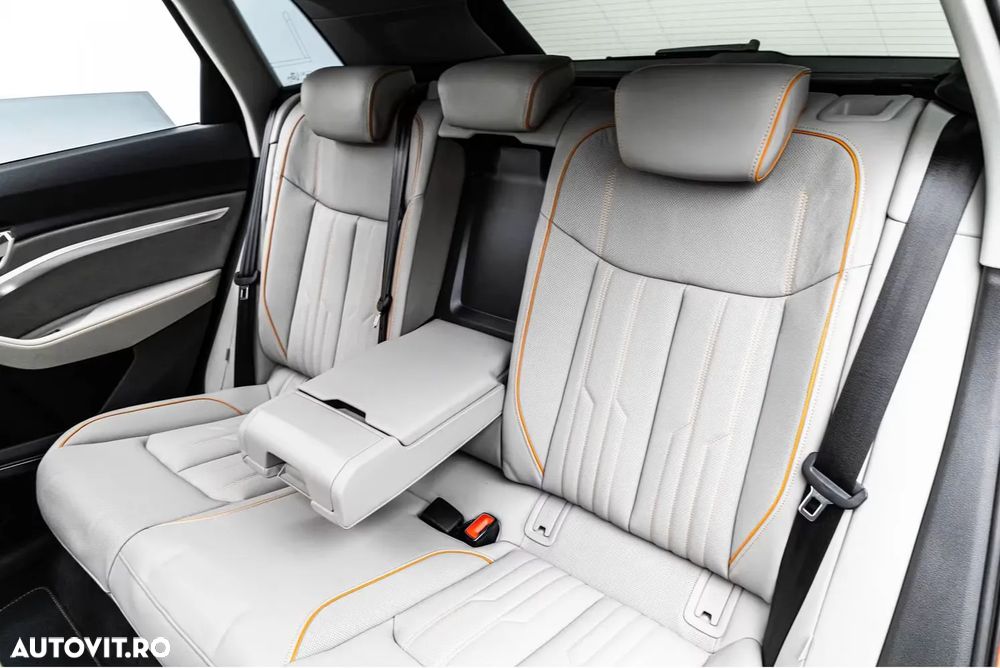 Audi Q8 e-tron - 15