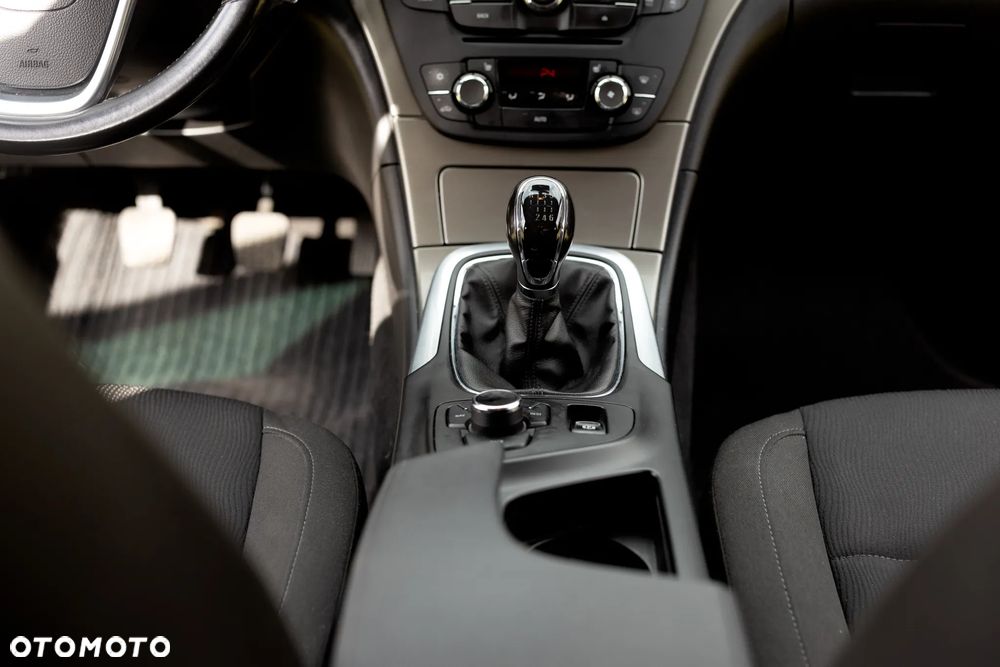 Opel Insignia - 16