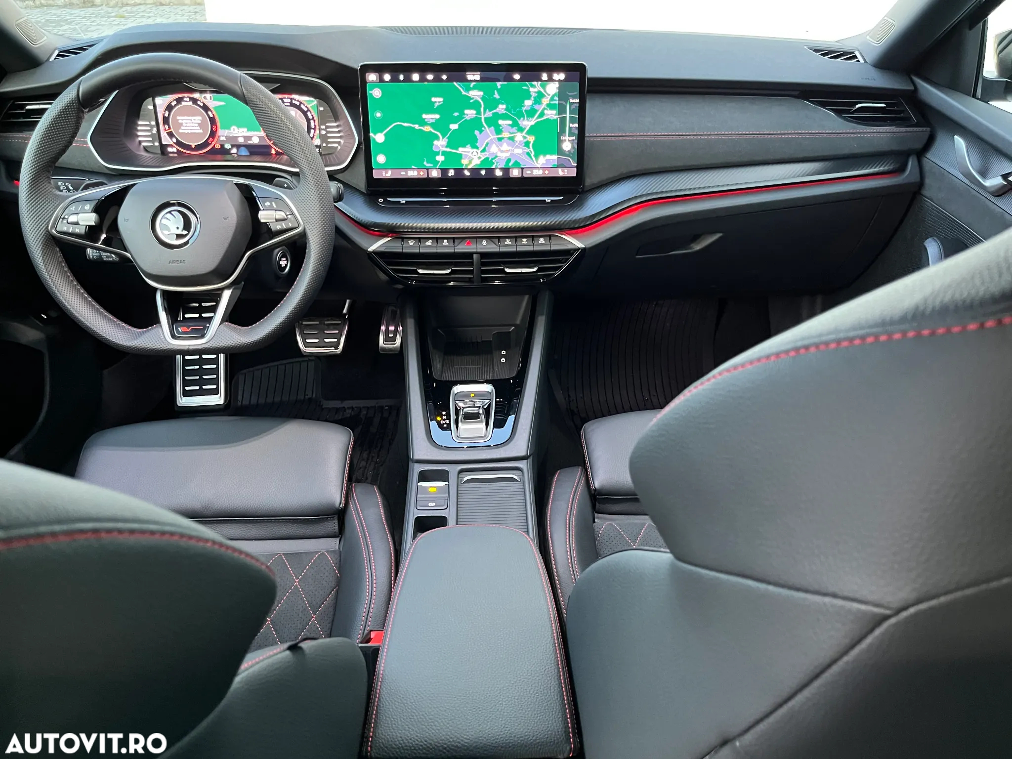 Skoda Octavia 2.0 TSI DSG RS - 35