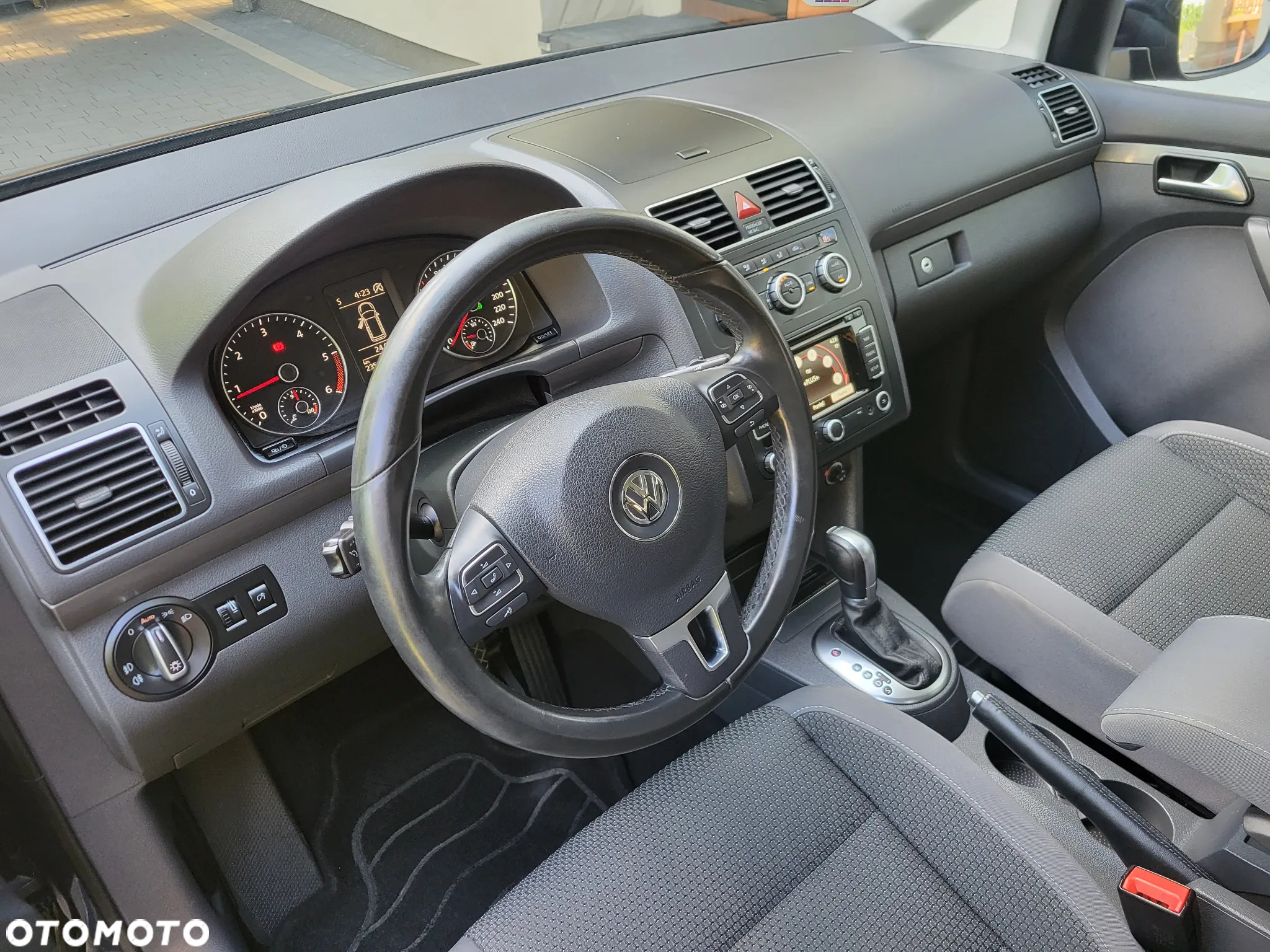 Volkswagen Touran 2.0 TDI DPF DSG Trendline - 7
