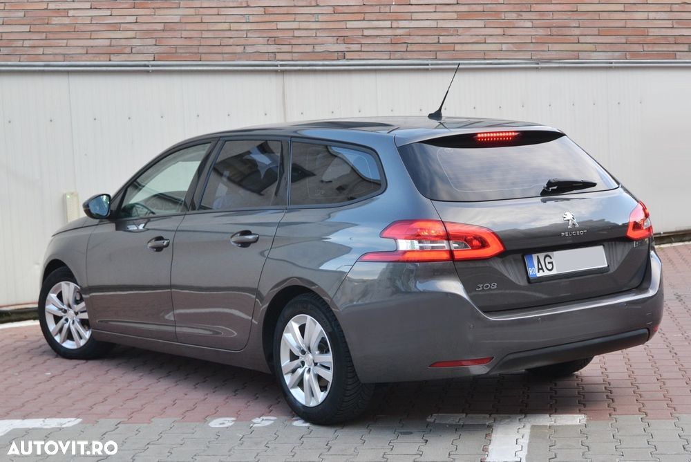 Peugeot 308 SW BlueHDi 130 EAT8 Allure - 13