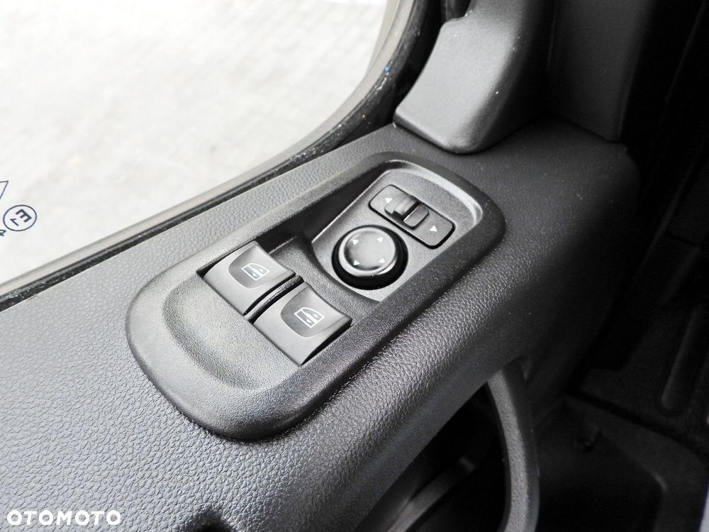 Renault MASTER  PLANDEKA 10 PALET TEMPOMAT LEDY KLIMATYZACJA  165KM - 28