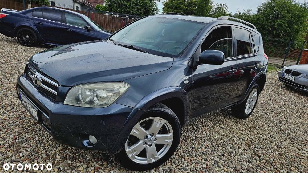 Toyota RAV4 - 1