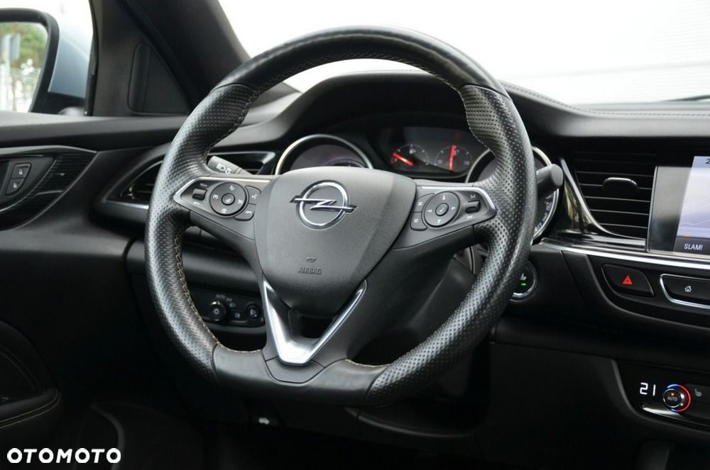 Opel Insignia - 30