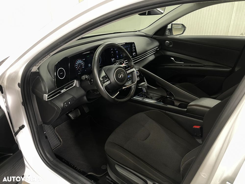 Hyundai Elantra 1.6 l 123 CP CVT Exclusive - 6