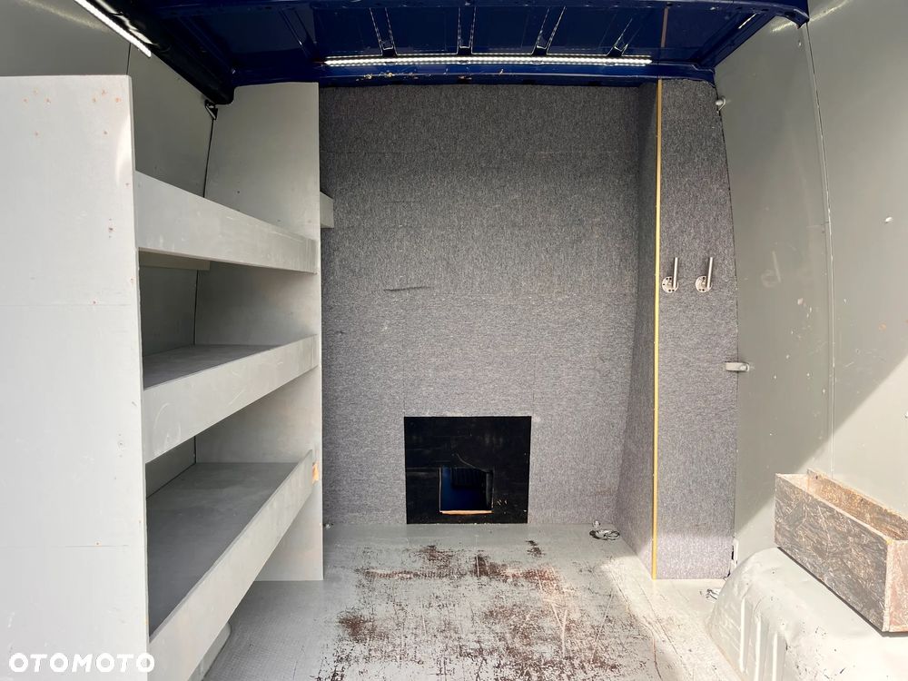 Volkswagen CRAFTER 7 OSÓB / SALON POLSKA / BEZWYPADKOWY / PIERWSZY WŁAŚCICIEL / 2.0 140KM ! ! - 28