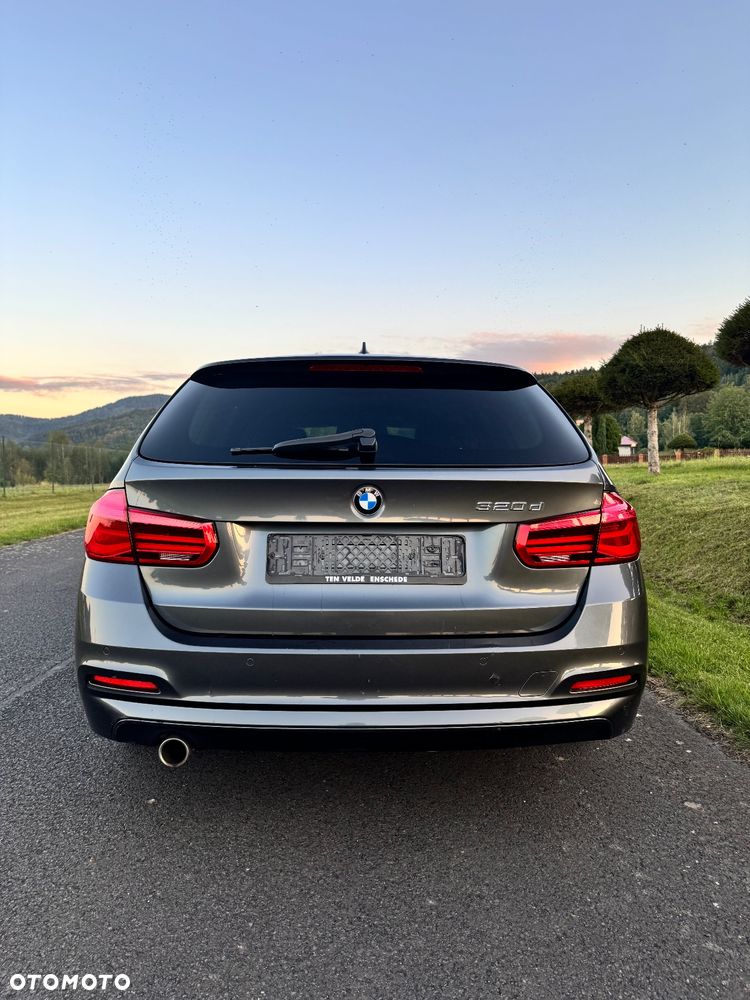 BMW Seria 3 318d Touring Luxury Line - 13