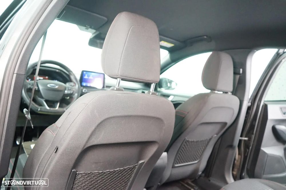 Ford Focus 1.5 TDCi EcoBlue ST-Line - 37