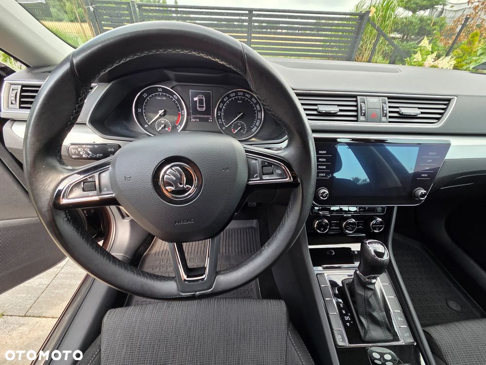 Skoda Superb 2.0 TDI Ambition DSG - 10