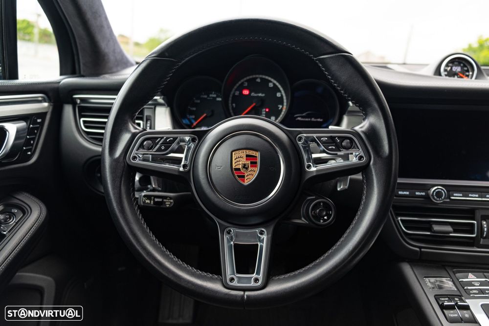 Porsche Macan Turbo - 24