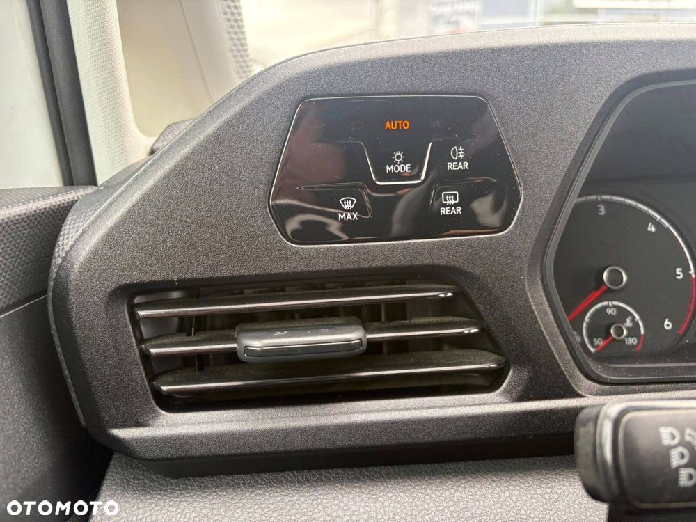 Volkswagen Caddy - 26